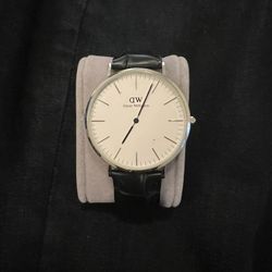 DW (Daniel Wellington) Watch