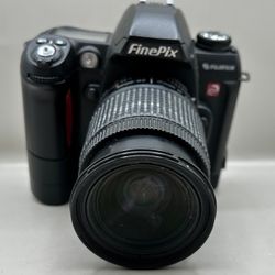 FINEPIX S2 PRO DIGITAL CAMERA WITH NIKON LENS 28-88MM