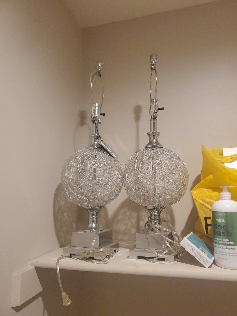 Broyhill (2) Lamps
