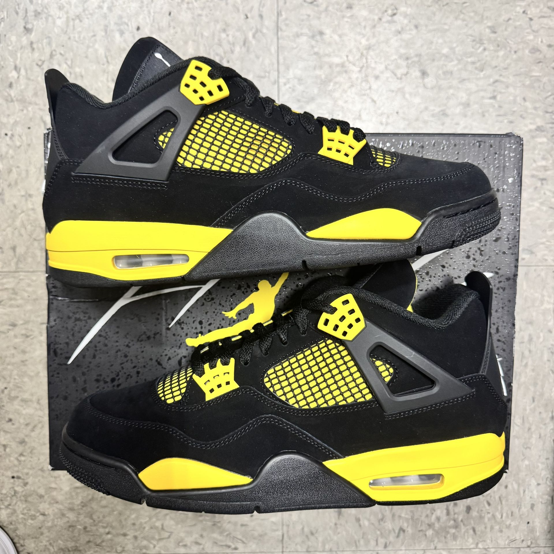 Air Jordan 4 Thunder size 10.5, 11.5