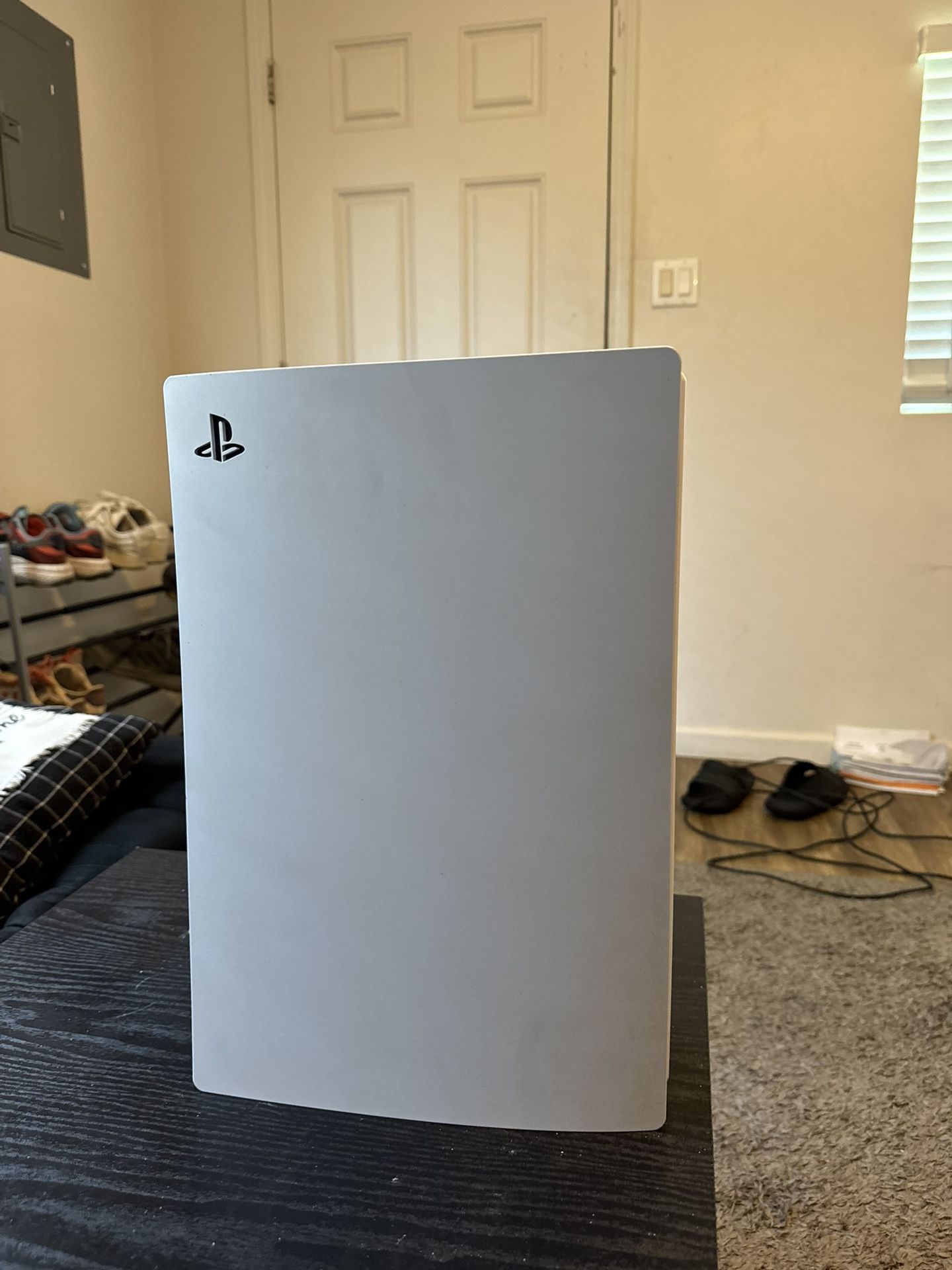 Ps5 with 3 controller