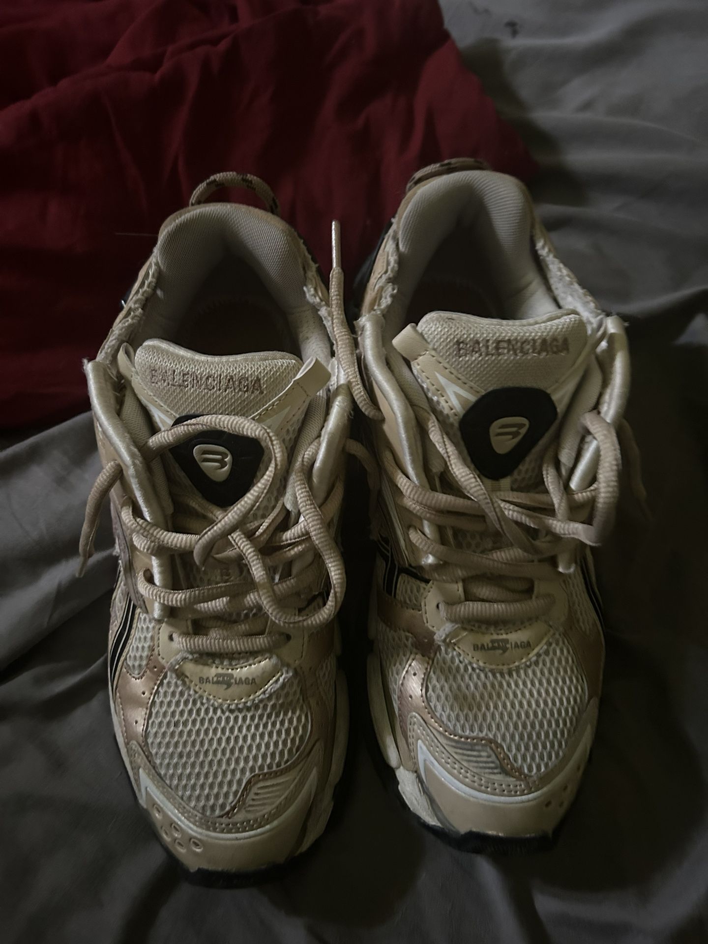 Balenci Runners Size 43