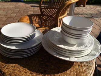 IKEA Dishes/ Italian pasta bowl w/4 salad bowls