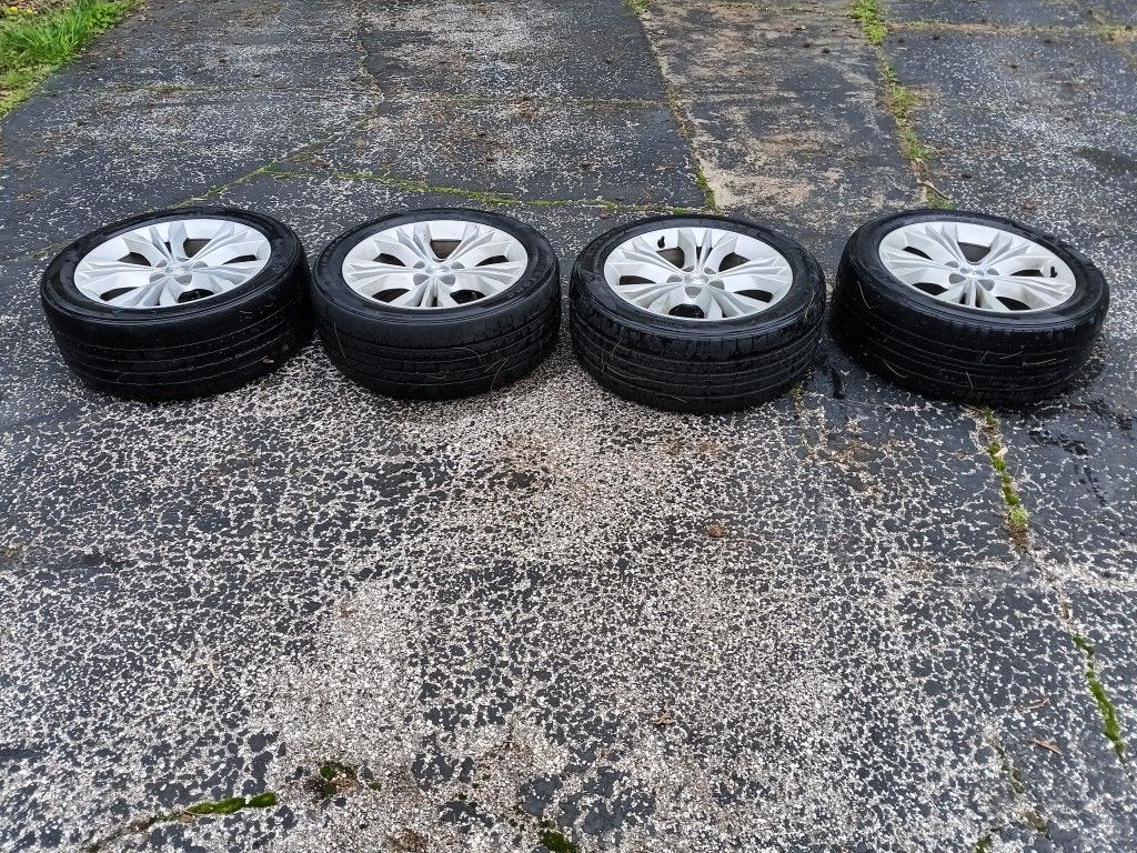 Chevy Impala Rim (17 inch)