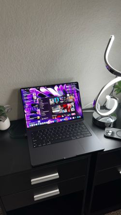 MacBook 💻 Pro M4.     512G
