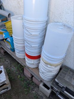 Five Gallon Buckets/Pails/Cubetas