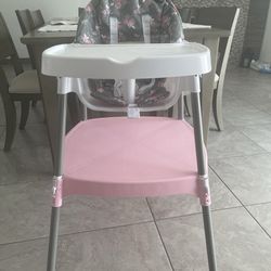 Convertible High Chair/ Table