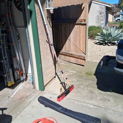 20 ft water dispensing  brush