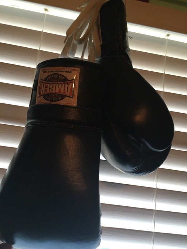 Amber boxing gloves