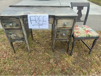 Free vanity desk