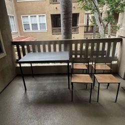 Table with 4 chairs
