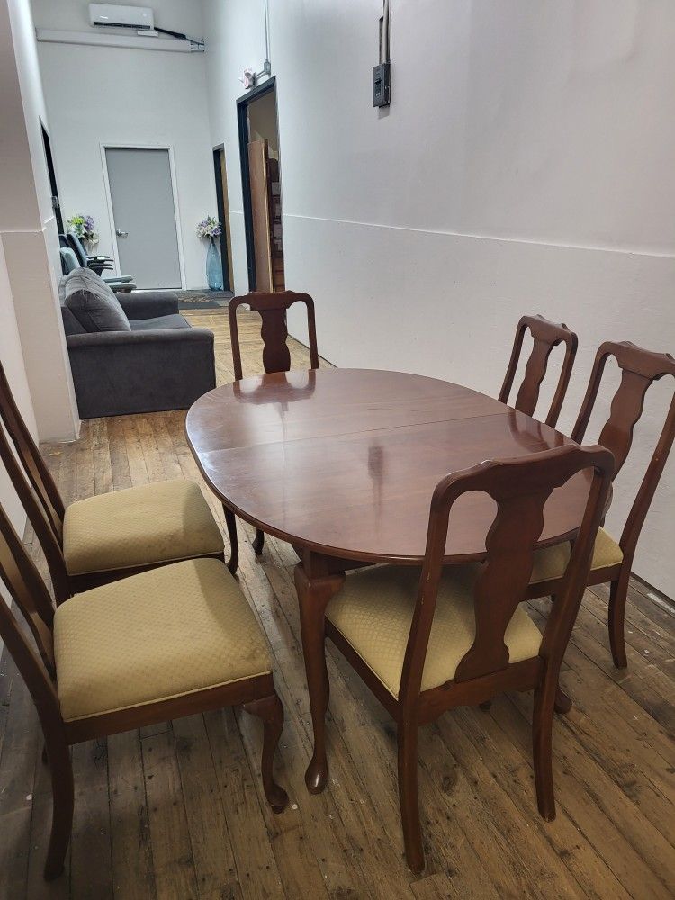 KITCHEN TABLE WITH 6 CHAIRS SET (HOME88)