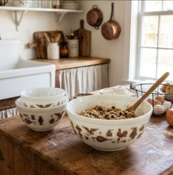 Vintage Pyrex "Early American" Nesting Mixing Bowl Set (3 Pieces) – Models 401, 402, 403 VGC