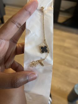 Black Cloverleaf Bracelet