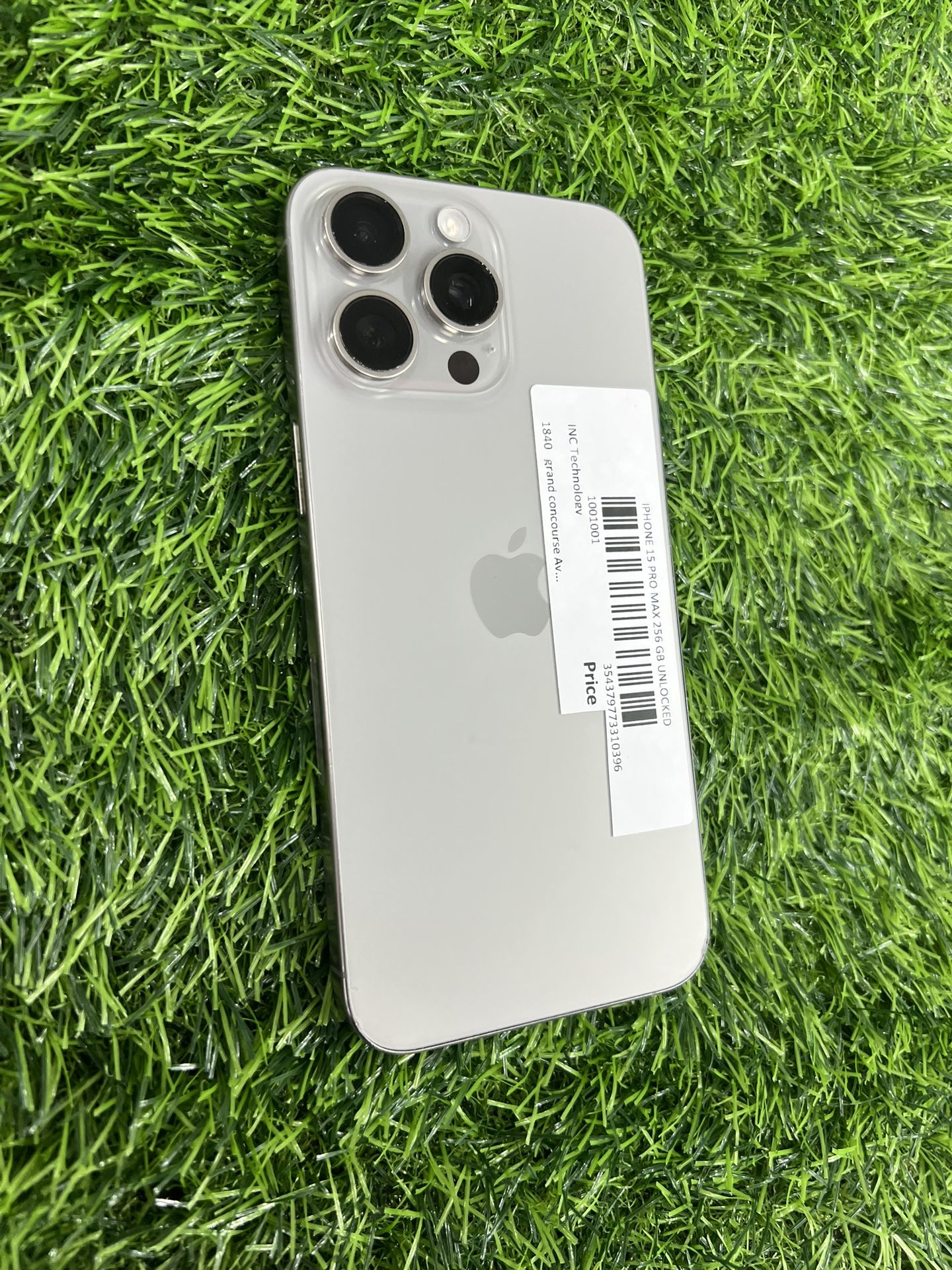 iPhone 15 Pro Max 256 Gb / Unlocked Some Screen Scratches 