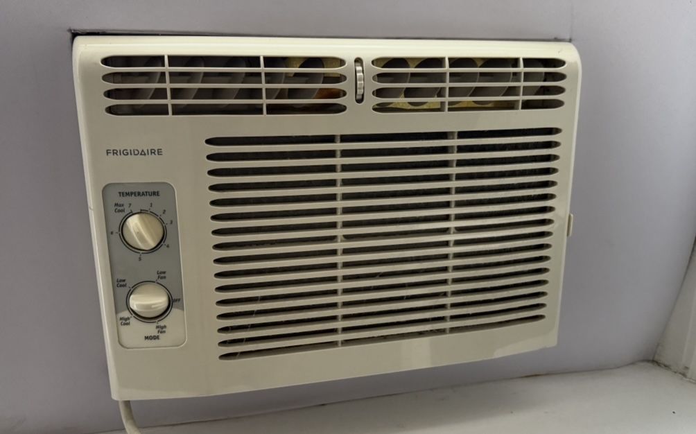 Frigidaire 5,000 BTU Window-Mounted Air Conditioner