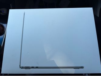 Mac Book Air 13.6 inch