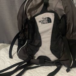 The North Face Recon Backpack White Grey Pocket Laptop Nylon School Hiking