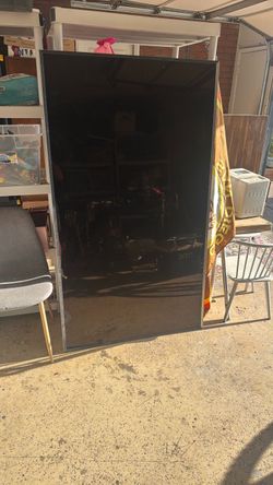 Samsung Plasma TV 70” Free Free Free