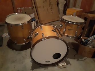 1960s Roger's holiday drum set