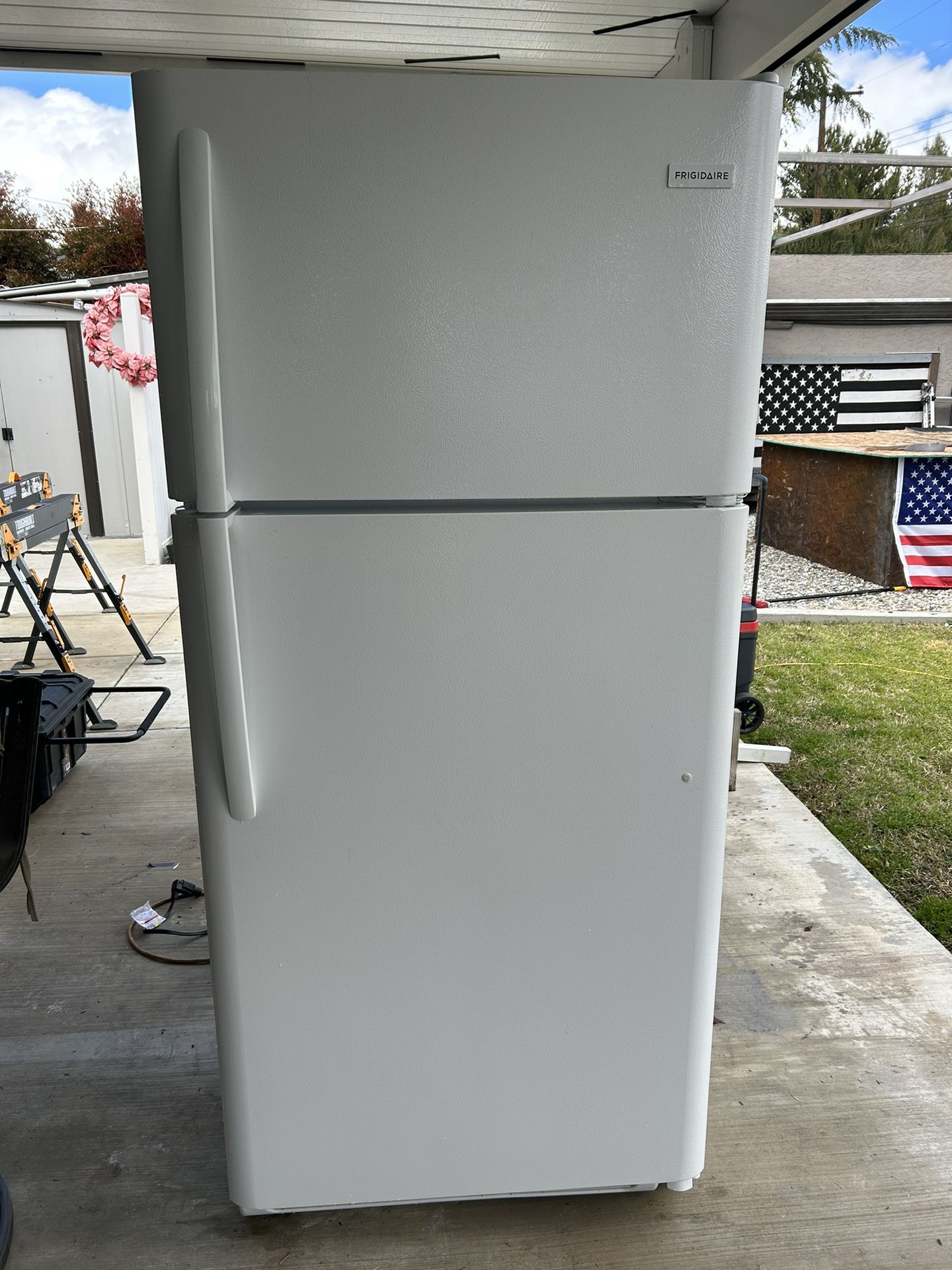 18 Cu Ft Frigidaire Refrigerator/Freezer