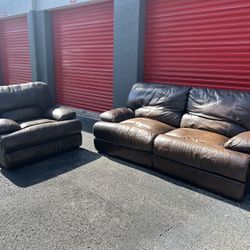 ELECTRIC RECLINER / BROWN LEATHER/ SOFA / COUCH AND ARMCHAIR/ DELIVERY NEGOTIABLE 🚚