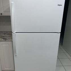 Refrigerator - Whirlpool - White