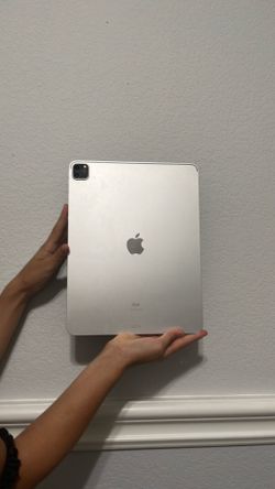 iPad Pro trade only looking for a iPad and Apple pen