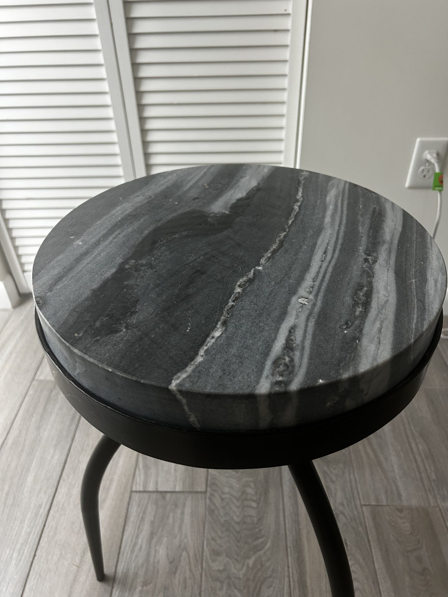 Round Accent Table - Marble