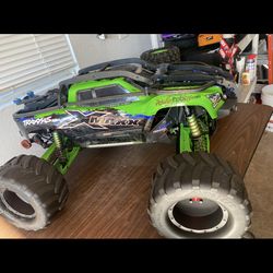 Traxxas x maxx 8s