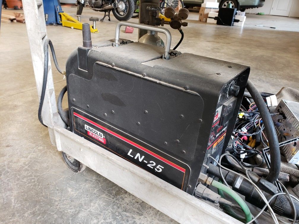 LINCOLN LN-25 SUITCASE WELDER