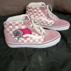 VANS - Size 6.5 Women's - Brand NEW Condition!