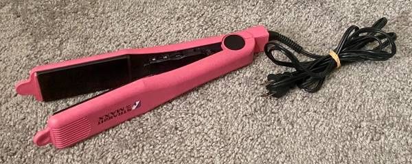 Working Straight To The Maxx Hair Styling Tool Flat Iron Straightener