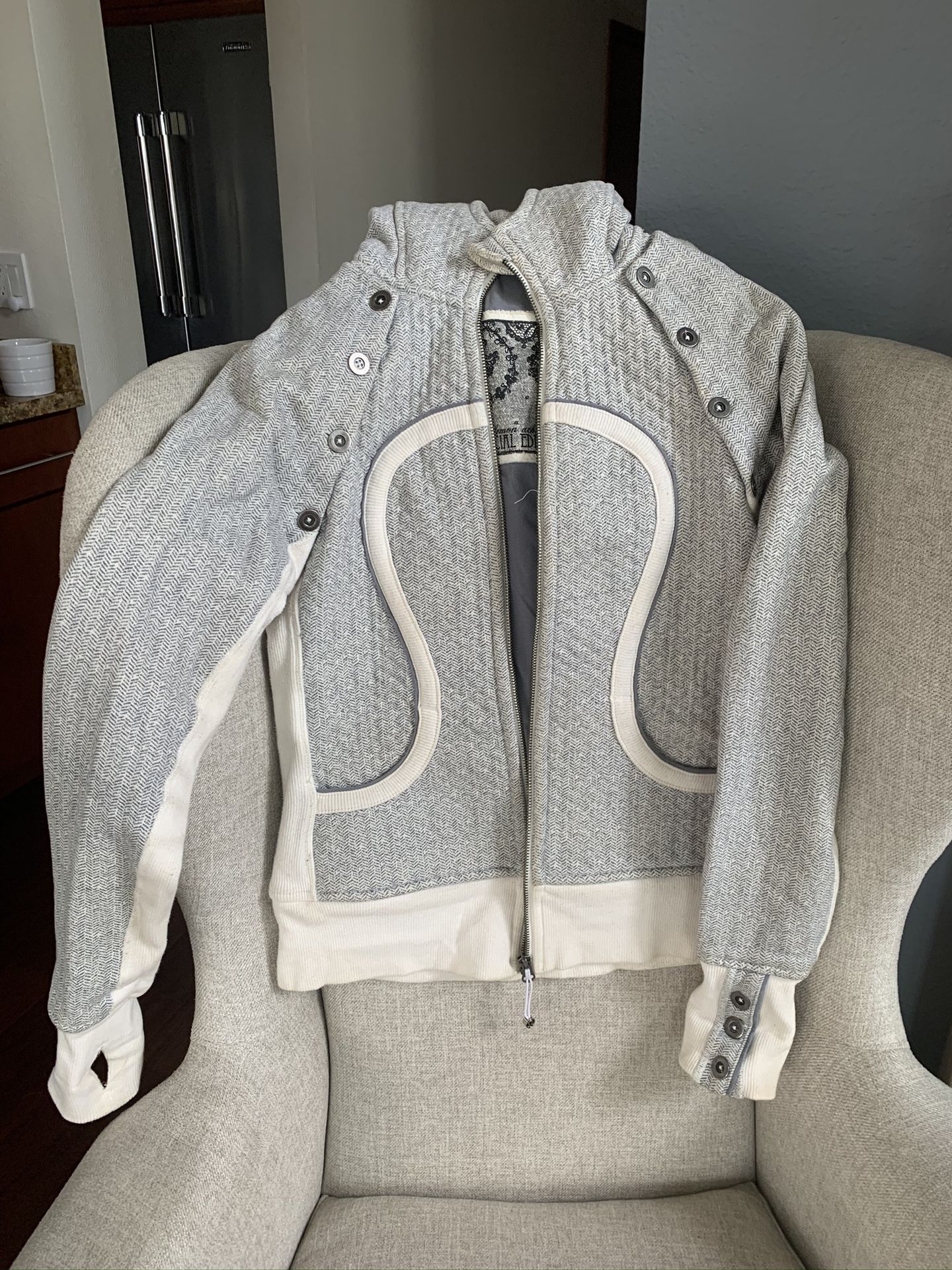 Lulu Lemon Jacket/Vest - zip up hoodie