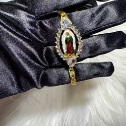 ✨beautiful Virgin of Guadalupe bracelet✨