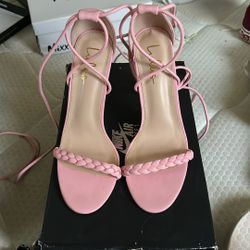 Lulus size 9 high heel