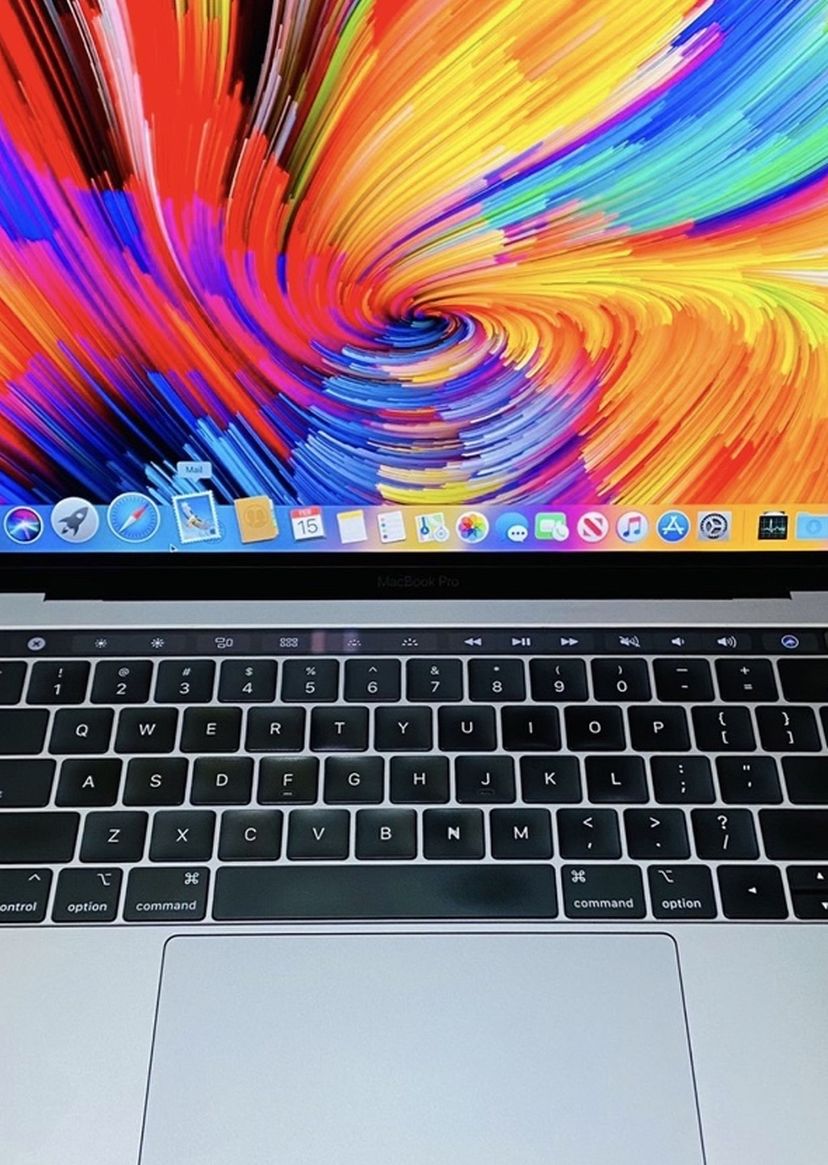 MacBook Pro 13-inch 2018 Corei7 Super fast!