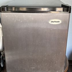 Chef mate Mini Fridge