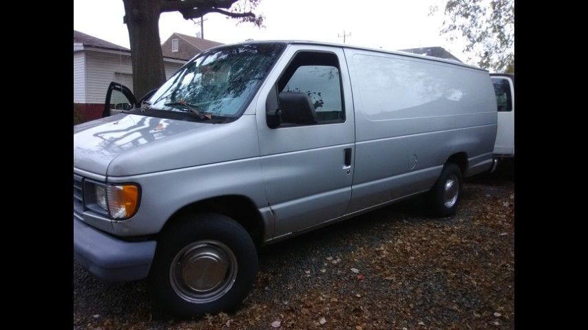 Ford E250 van extended 6-cylinder