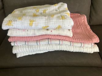 ADEN Disney CLASSIC Winnie the POOH Muslin Swaddle Baby Crib Blanket -  with additional swaddle blankets (Bundle)
