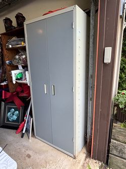 Metal storage cabinet