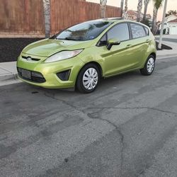 2013 Ford Fiesta · SE Hatchback 4D