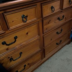 Queen Size Bed With Dresser