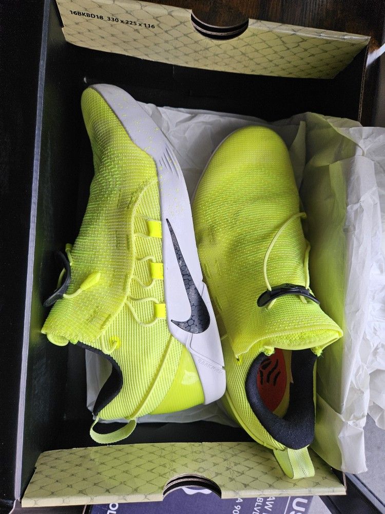 Kobe AD NXT HMD