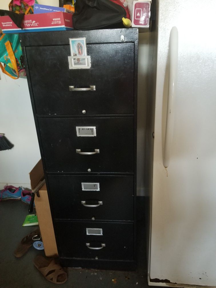 Twll file cabinet