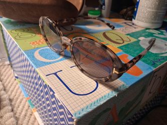 Tom Ford 981 Tortouise Glasses $65 w case.