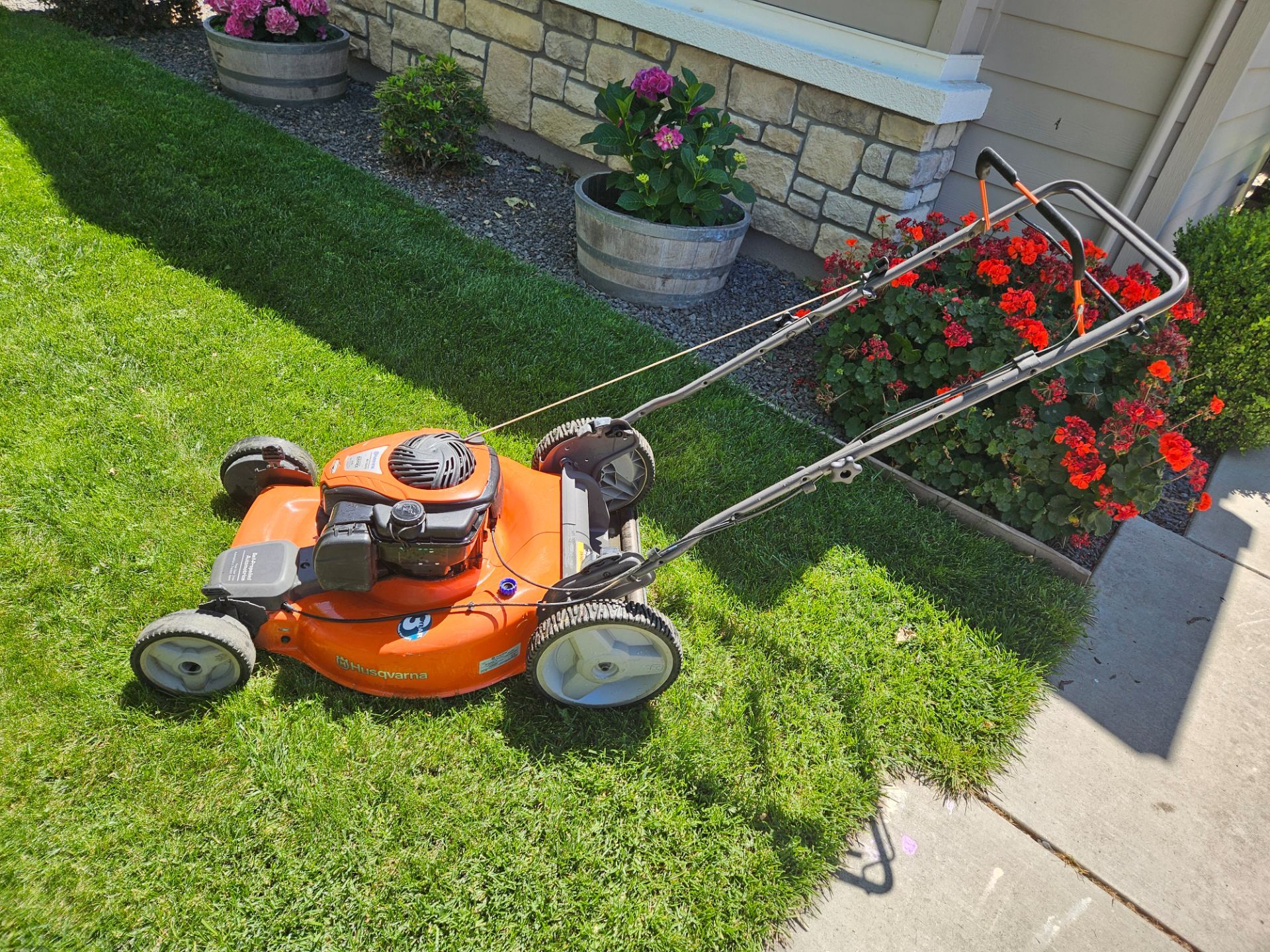 Self-propelled Lawn Mower