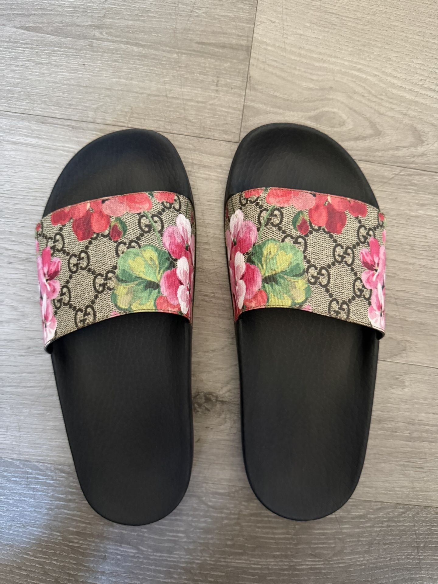 Gucci Slides Bloom Supreme
