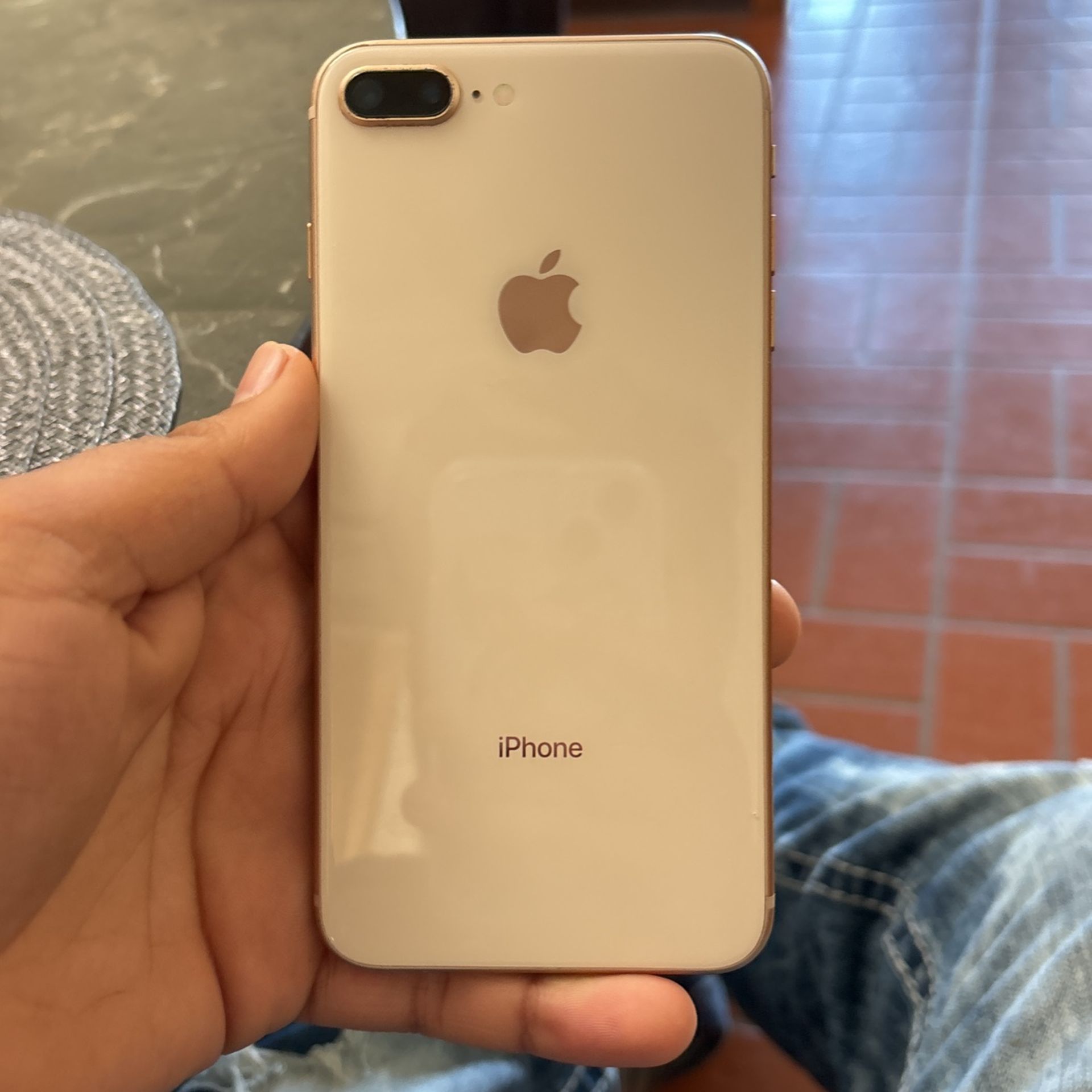 iPhone 8 Plus