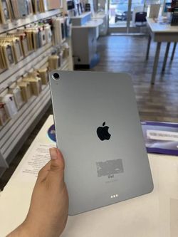 Apple - iPad Air 4 10.9" (WiFi) (Pre-owned) / 256GB / Good| $5 Down | Payment plan available